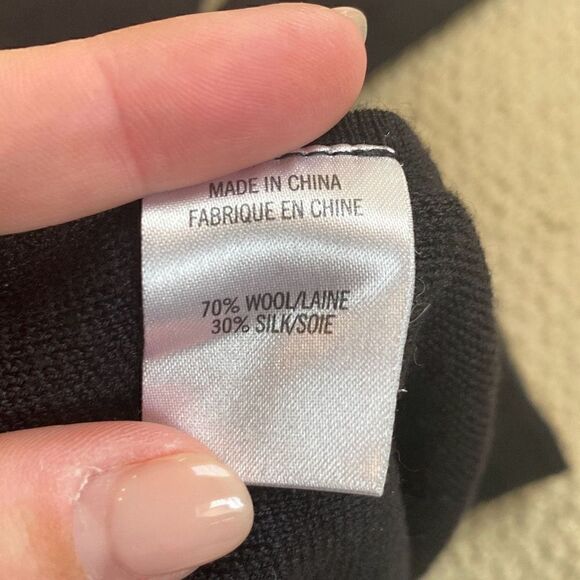 Theory silk and wool black sweater size small - Picture 5 of 5